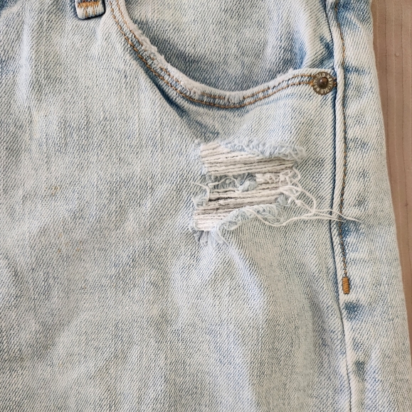 Old Navy High Rise Distressed Denim Shorts Size 0 - Picture 3 of 8